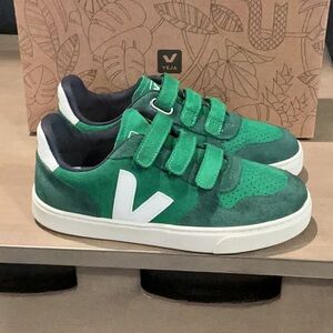 Authentic Veja kids signature designer sneakers sz 4 big kids 35 Euro